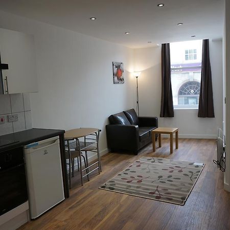 Town Centre Apartments Dewsbury Buitenkant foto